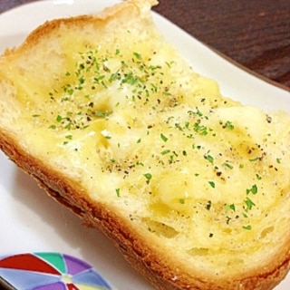 ブラックペッパーとチーズのハラペーニョ☆トースト